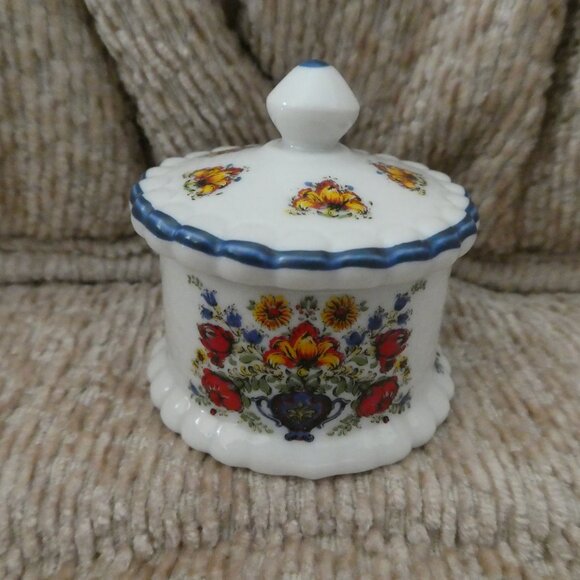 Vintage Reutter Porzellan of Germany Round Lidded Trinket Box - Picture 4 of 7